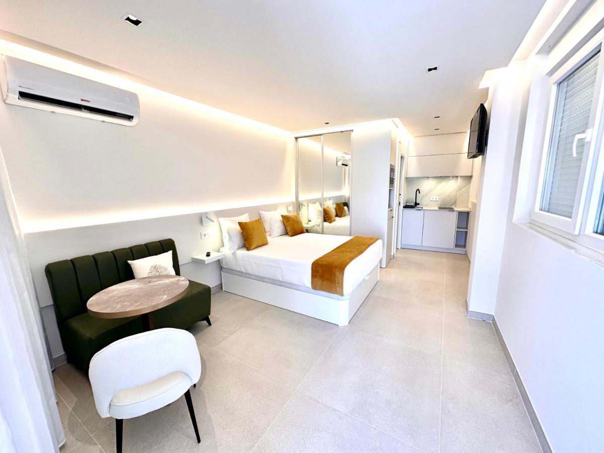 Suite Ron In Marina 2 People Puerto Deportivo Benalmádena Kültér fotó